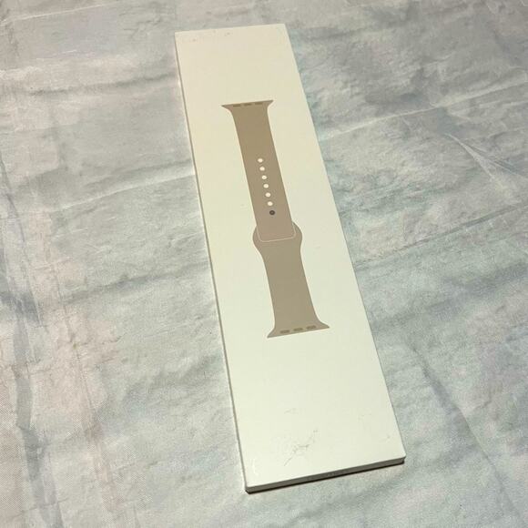 Apple Watch 8 Band NIB M/L - Picture 1 of 5